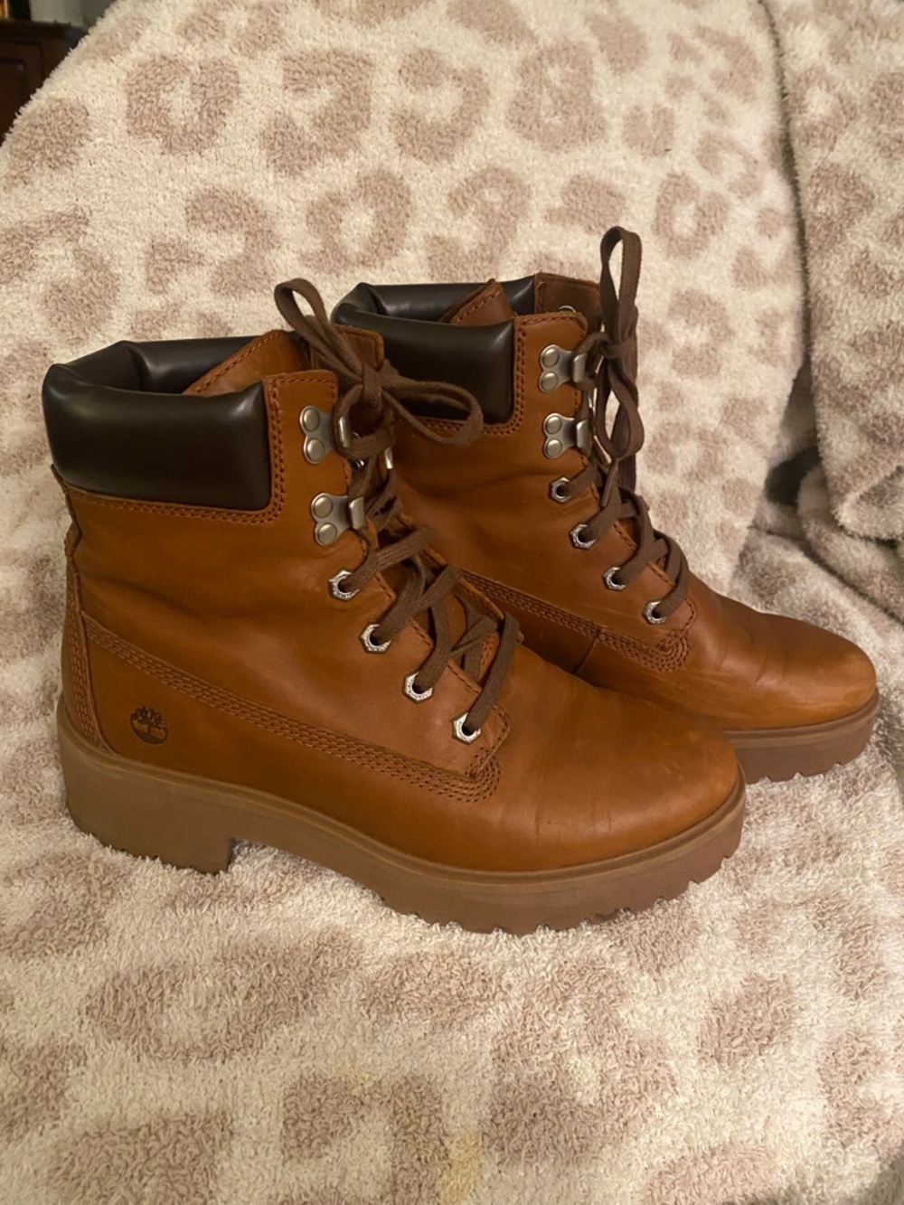 Timberland Women's Chestnut Brown Leather Lace-Up Lug Boots